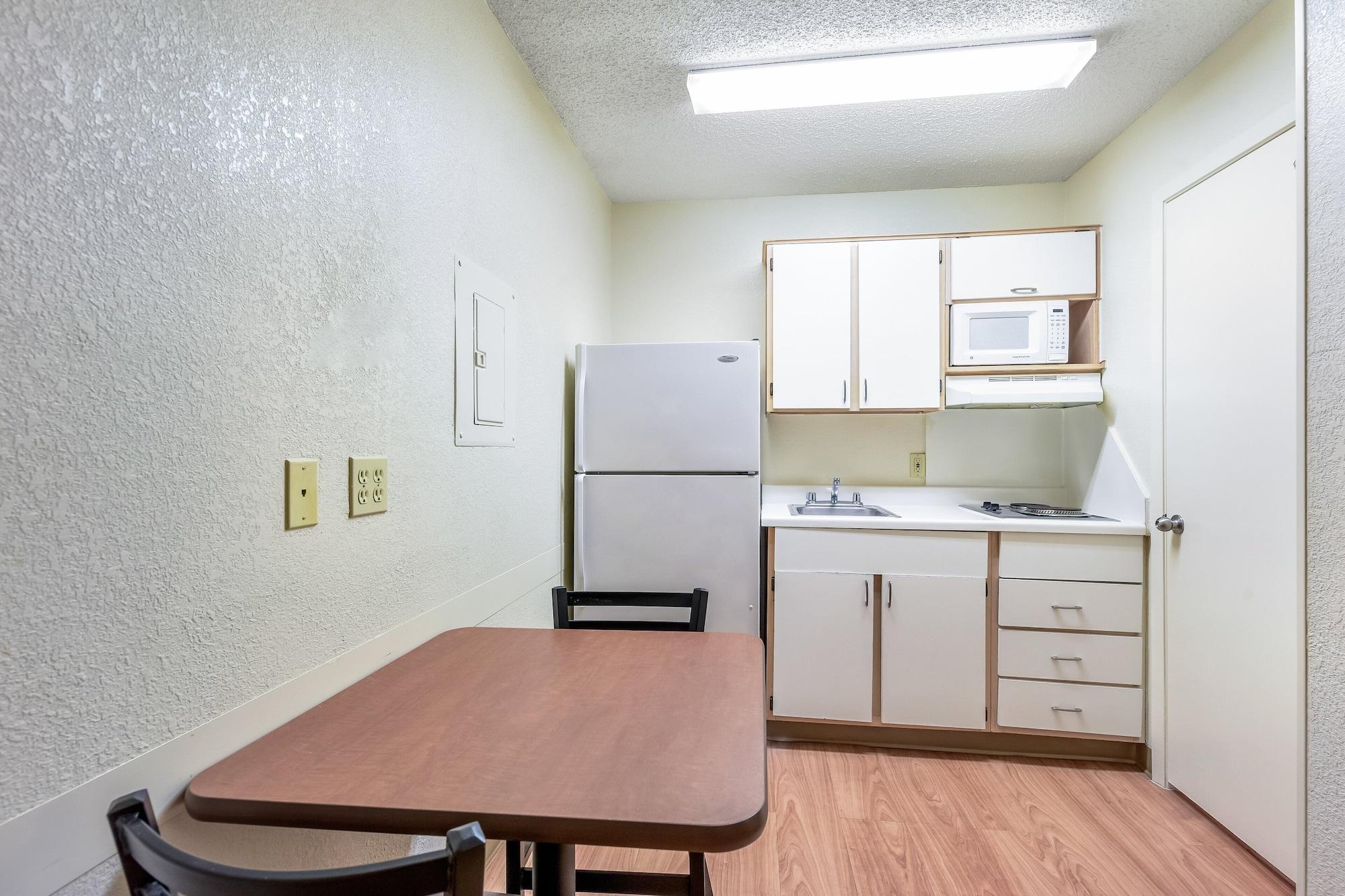 Hometowne Studios By Red Roof Dallas - North Addison - Tollway المظهر الخارجي الصورة