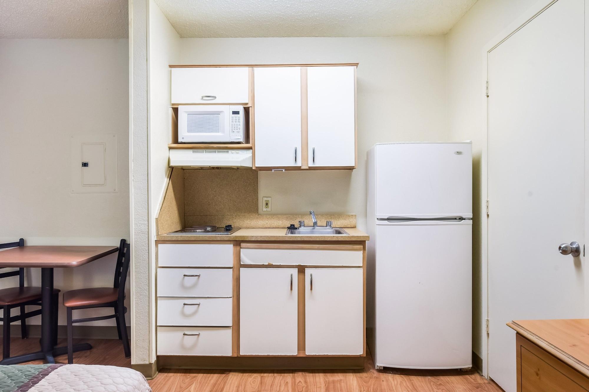 Hometowne Studios By Red Roof Dallas - North Addison - Tollway المظهر الخارجي الصورة