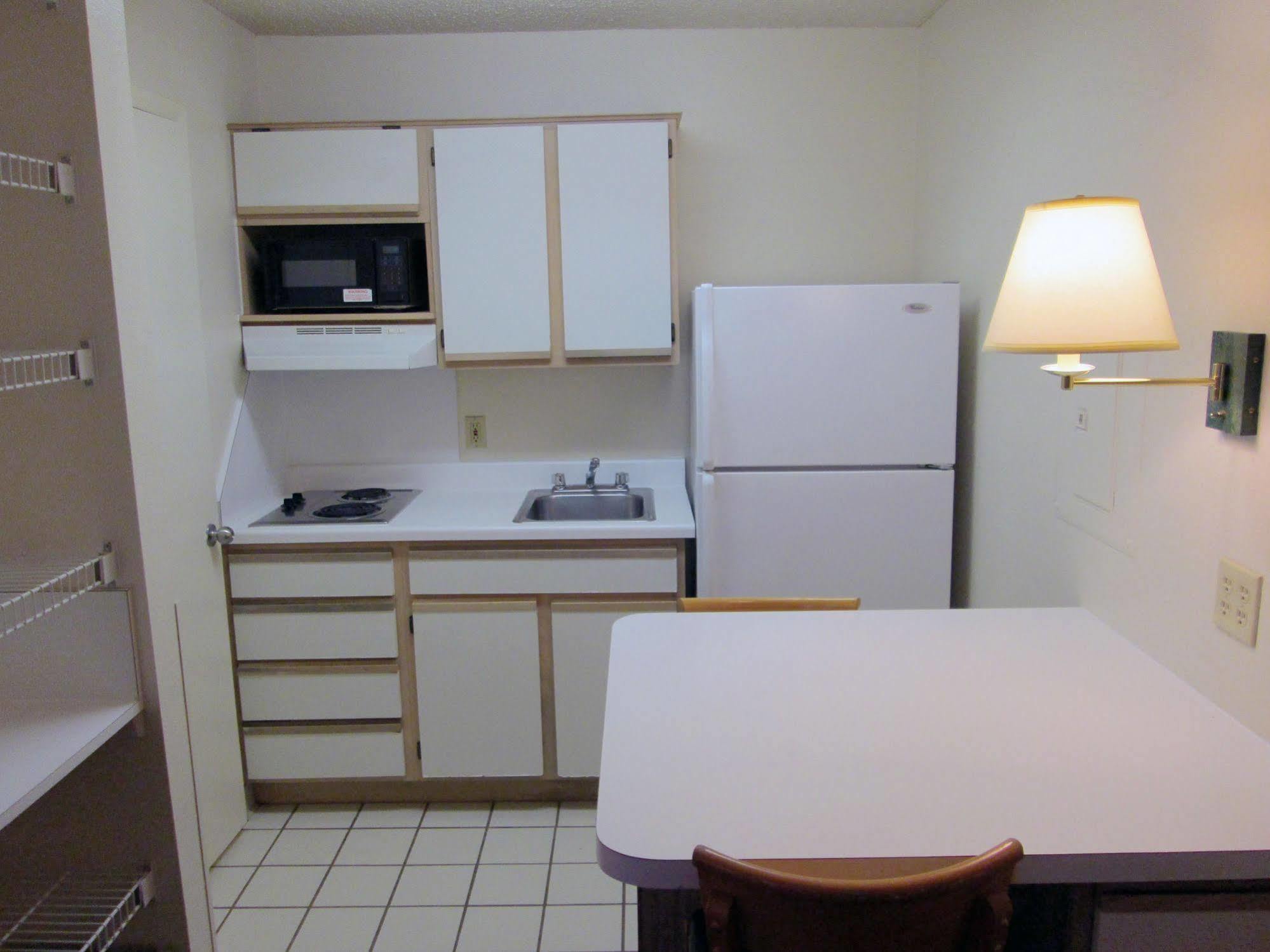 Hometowne Studios By Red Roof Dallas - North Addison - Tollway المظهر الخارجي الصورة
